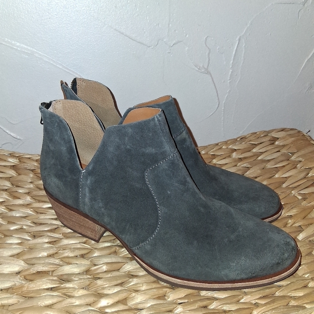 Kork Ease  NWT Women’s  SKYE Boots Gray Suede Distressed US Size 9.5 - Picture 2 of 8